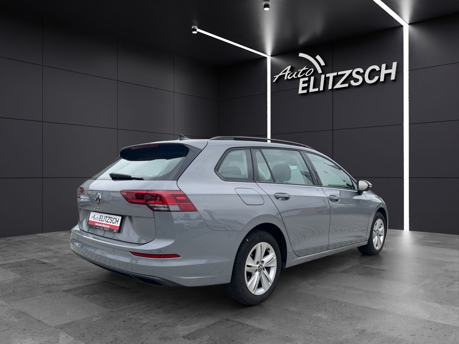 Fahrzeugabbildung Volkswagen Golf VIII Variant TSI Life LED Navi AID ACC PDC
