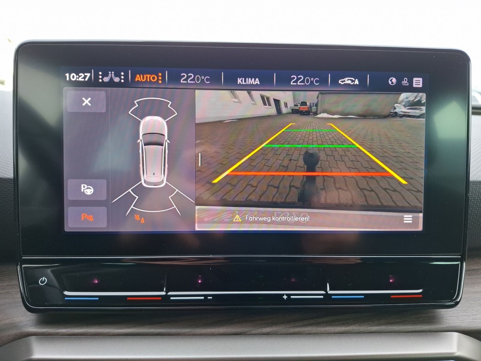 Fahrzeugabbildung SEAT Leon ST eTSI Xcellence DSG LED AHK Navi ACC RFK