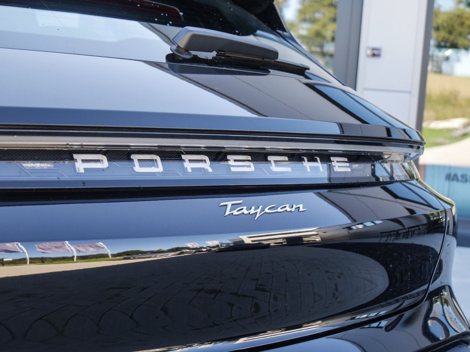 Fahrzeugabbildung Porsche Taycan Sport Turismo-4+1-Wärmep.-P-Batterie-BOSE