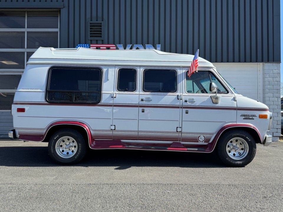 Fahrzeugabbildung Chevrolet Chevy Van G20 5.7 V8 Tiara deutsches Fzg.
