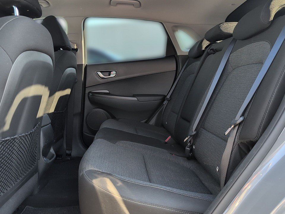 Fahrzeugabbildung Hyundai KONA EV 39kWh TREND NAV/ASS-P 1HD GARANTIE-11.29