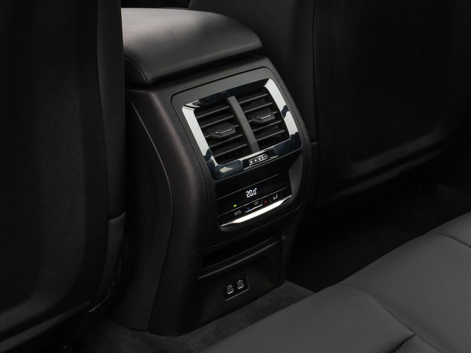 Fahrzeugabbildung BMW X3 xD20d Kamera DAB HiFi Lenkrhz AHK Alarm Sport