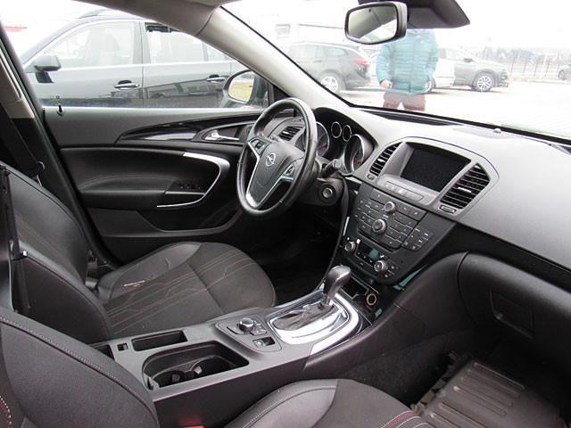 Opel Insignia 2012 — interior