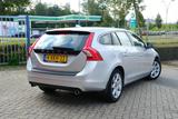 Volvo V60 1.6 T3 Momentum Clima|Navi|Cruise|PDC|LMV - Volvo V60: Scheckheftgepflegt