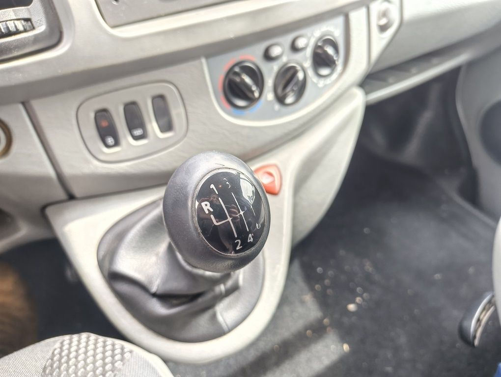 Fahrzeugabbildung Opel Vivaro L1H1 2,9t DPF (145 PS) 9 Sitze