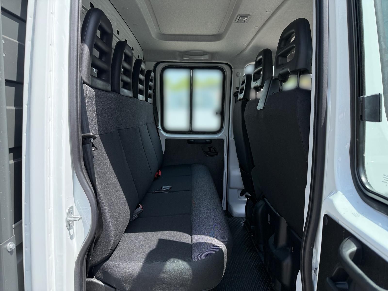 Fahrzeugabbildung Iveco Daily 35S14BA8 D Doka Pritschenwagen