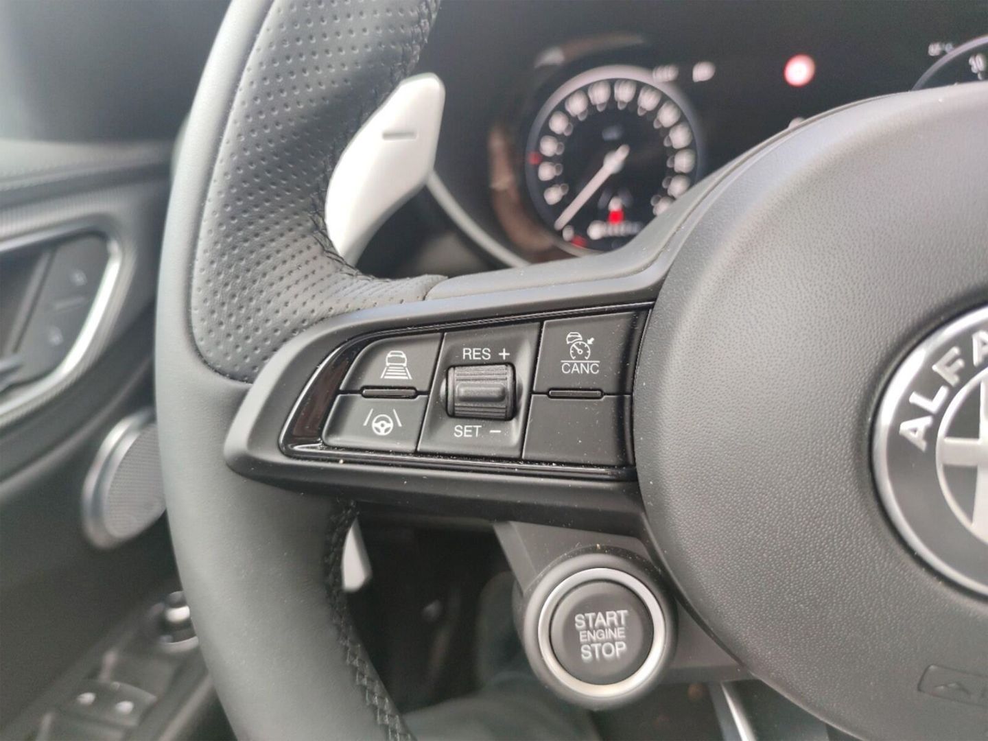 Fahrzeugabbildung Alfa Romeo Giulia 2.0 Turbo16V Q4 Veloce +PANO+HARMAN&KARDO