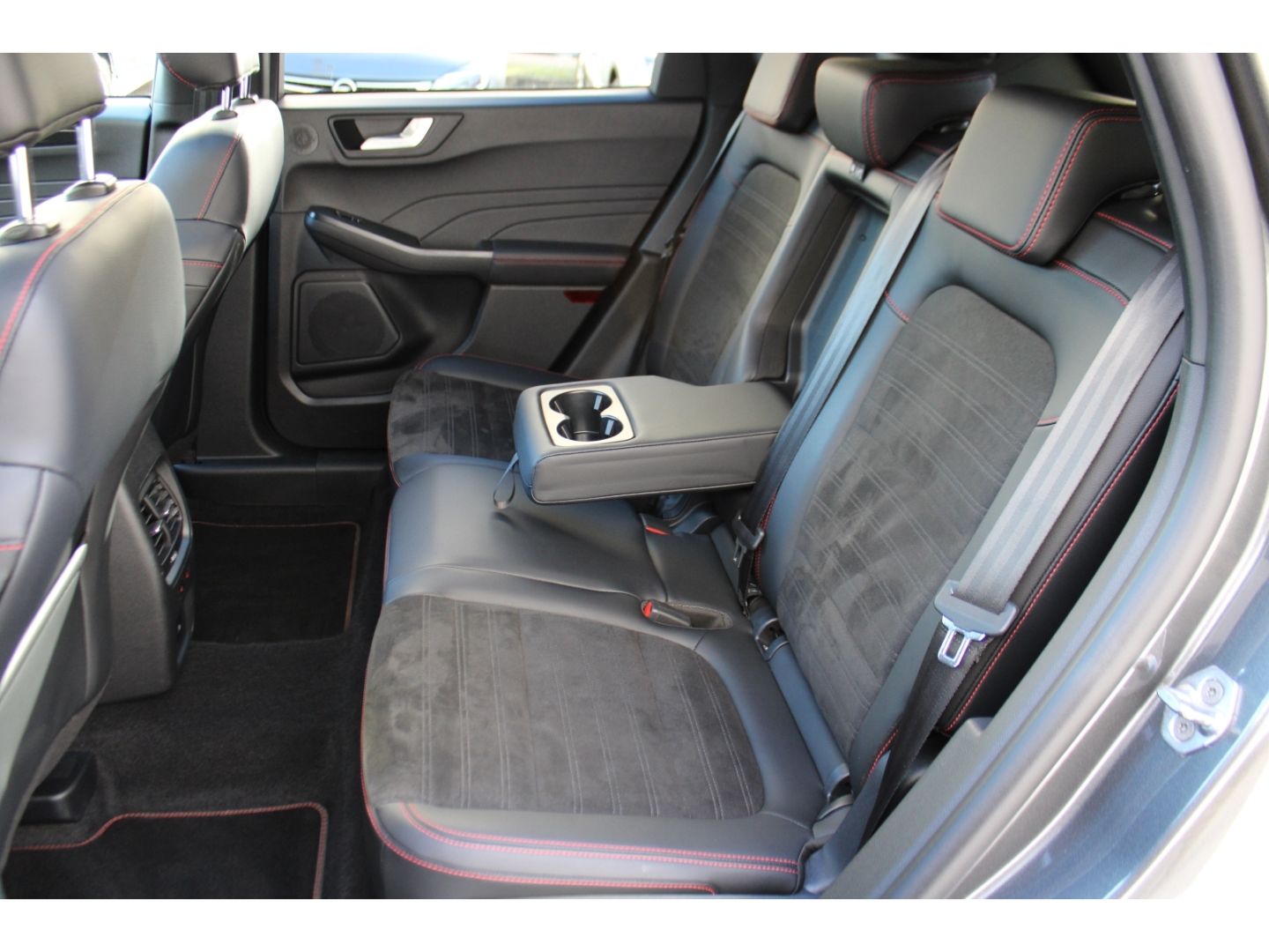 FORD Kuga 1.5 EcoBoost ST-Line X ACC LED TWA Pano AHK - Image 8