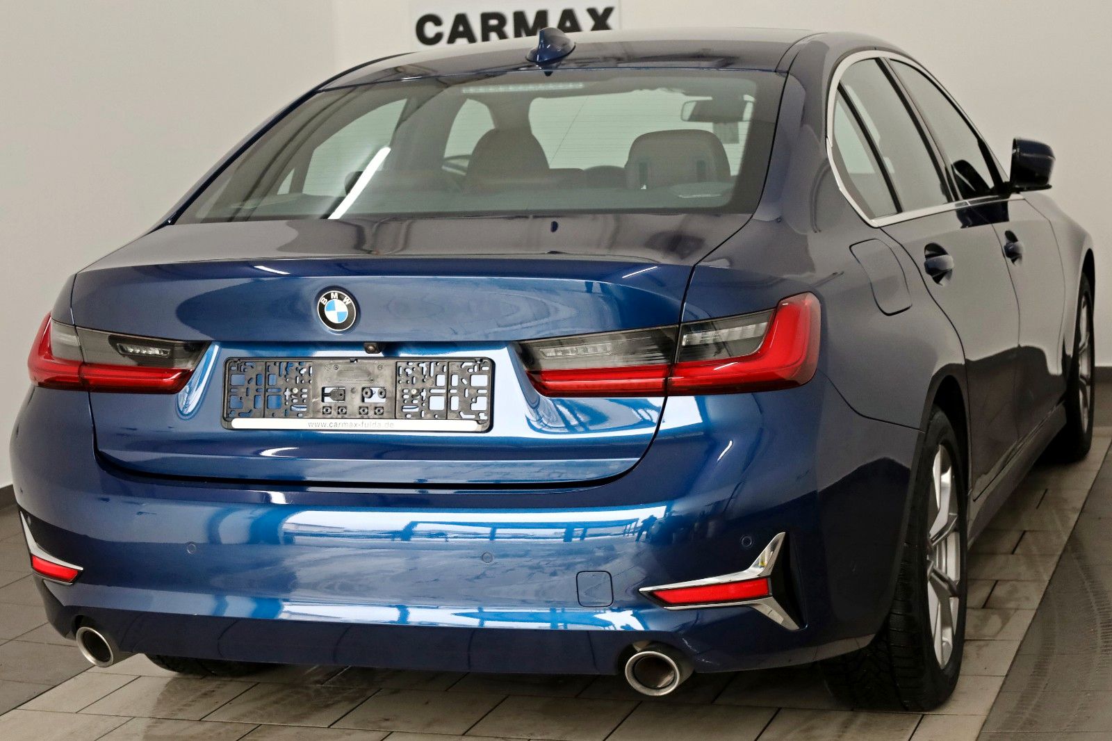 Fahrzeugabbildung BMW 330dA xDrive Luxury Line Leder,Navi,LED,SH,SD