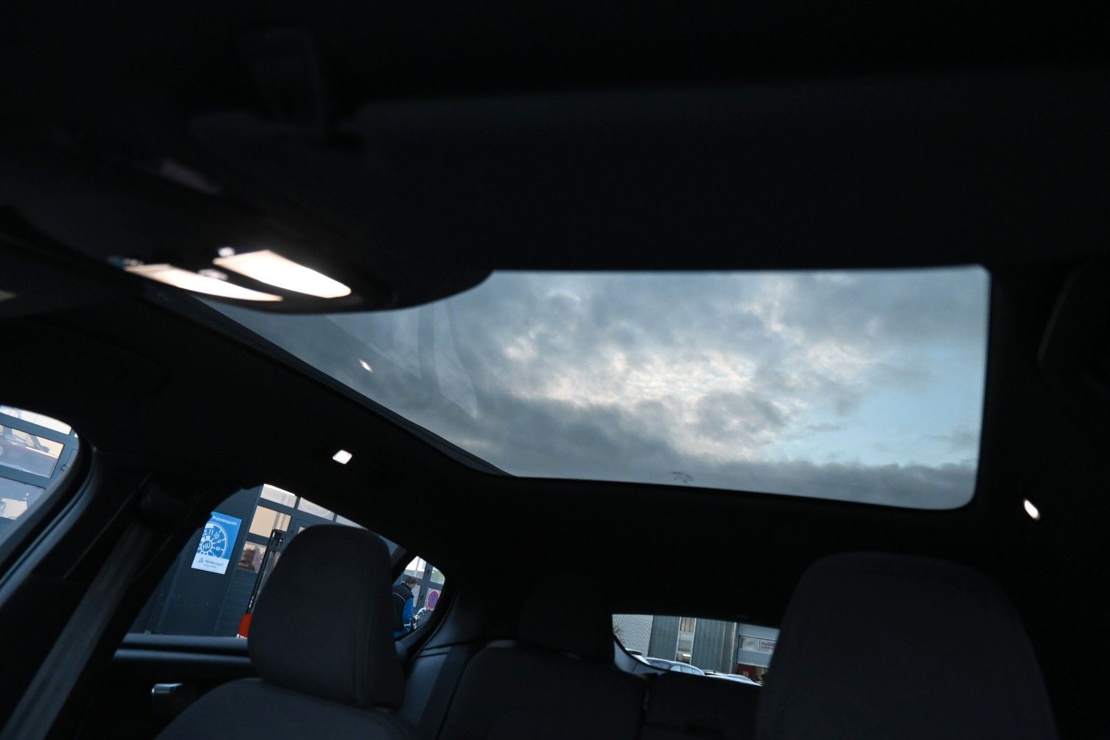 Fahrzeugabbildung Volvo C40 Twin AWD Ultimate 360°PANO°Stdhzg