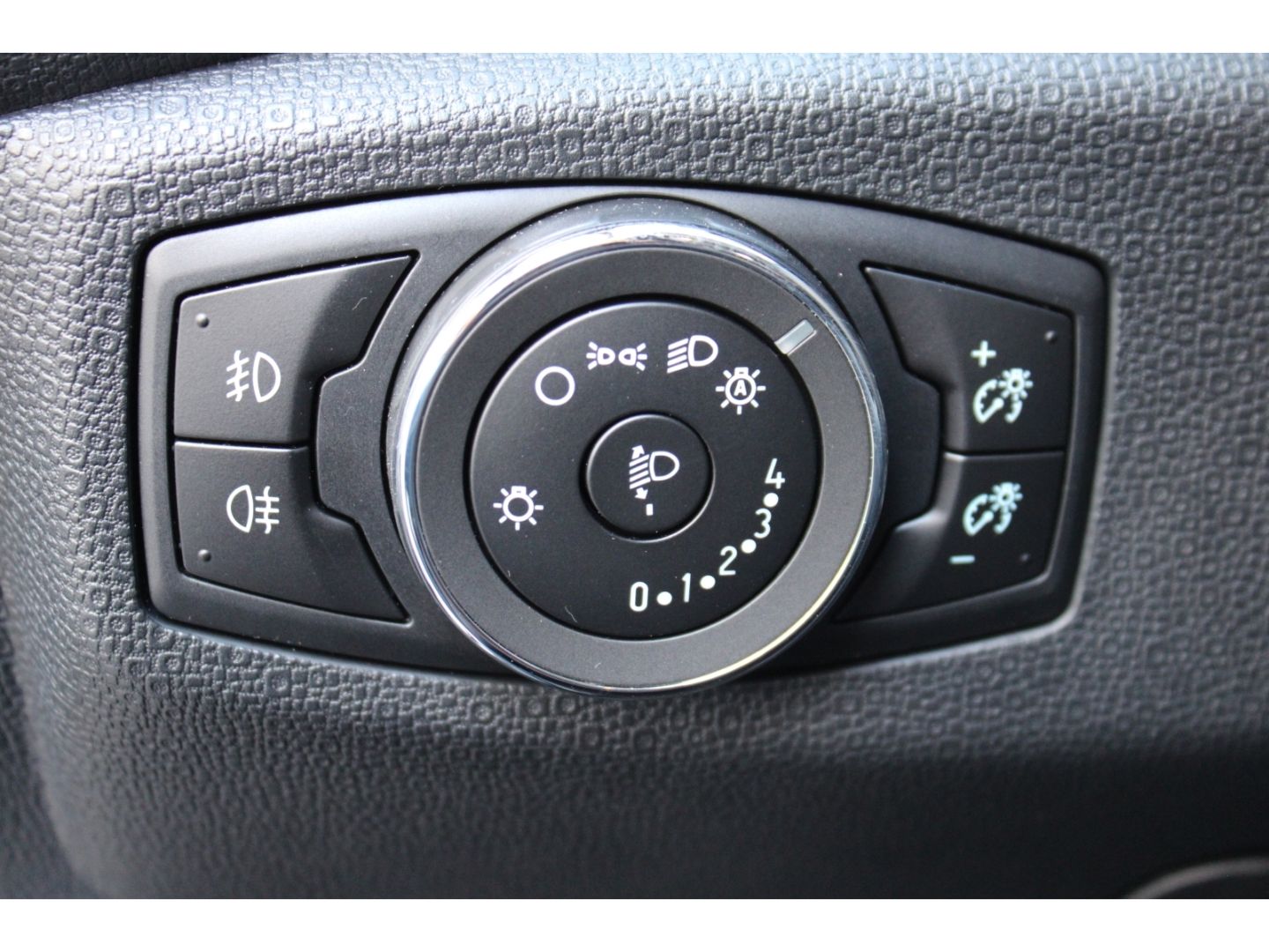 Fahrzeugabbildung Ford EcoSport ST-Line LED Navi B&O RFK GRA TWA Winter