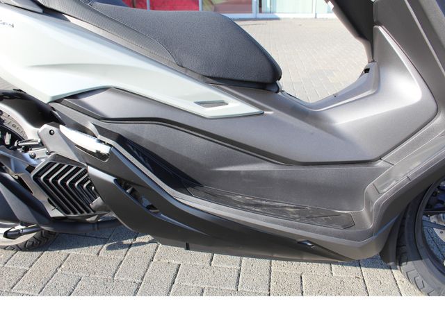 Honda Forza125 *Aktion*