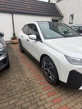 BMW iX xDrive40 - - BMW iX: Von Privat