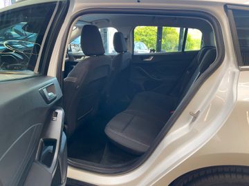 Ford Focus Turnier Cool & Connect *NAVI*KAM*PDC*TEMP*