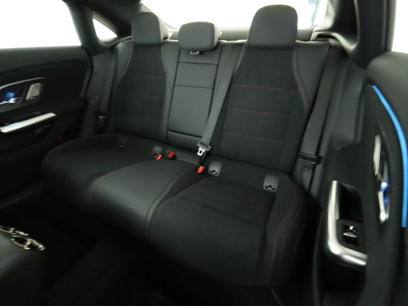 Mercedes-Benz CLA 220 4MATIC AMG Pano AHK Night HUD Burmester foto 18