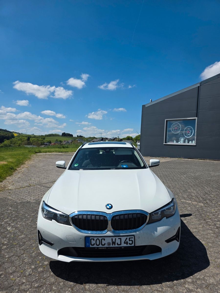 BMW 318d Touring G21