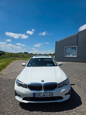 BMW 318d Touring G21