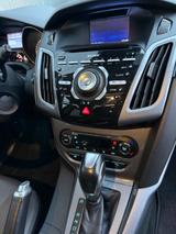 Ford Focus 2,0TDCi 120kW PowerSh. Titanium Turnie...