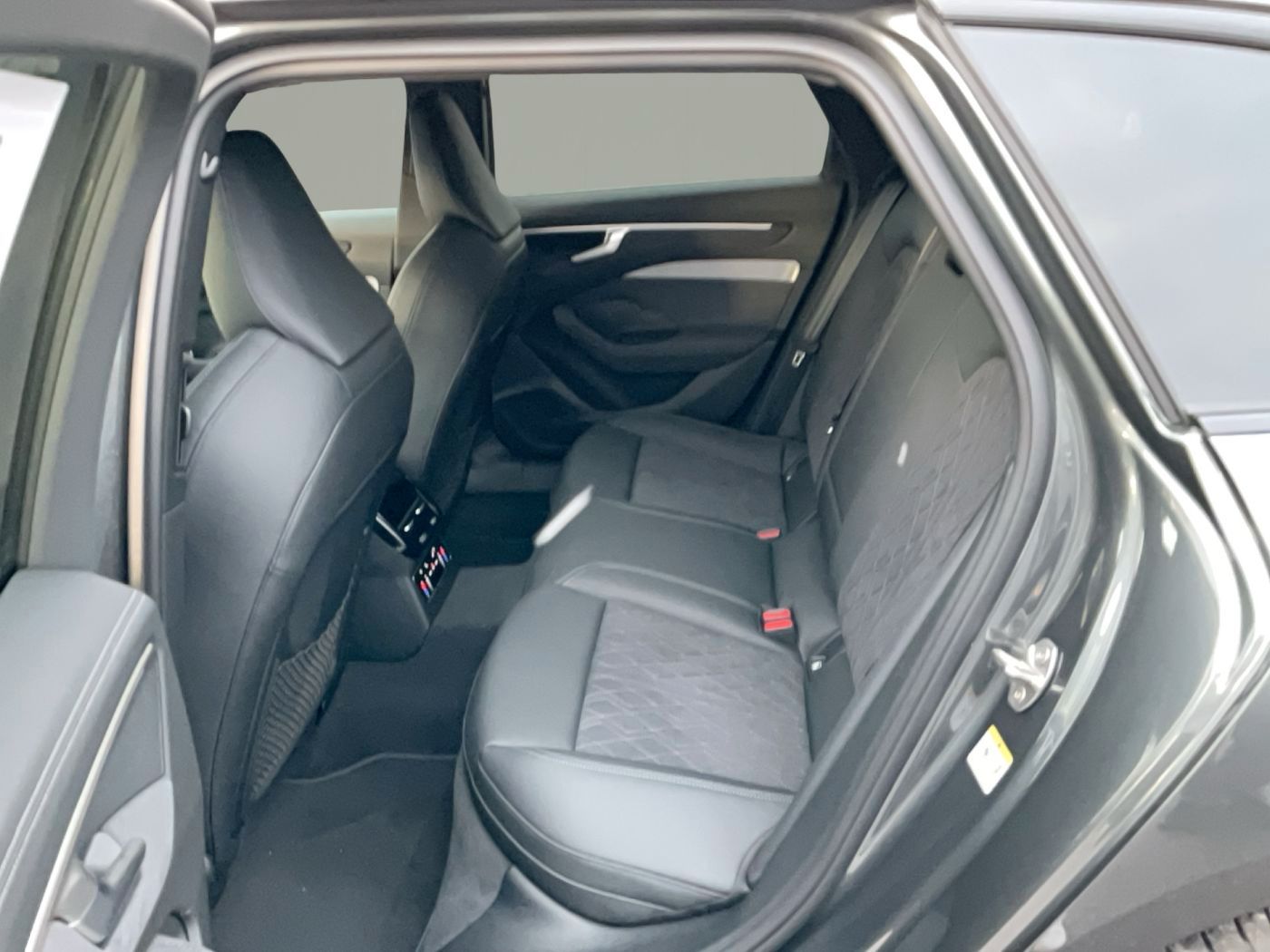 Audi A6 - Bild 13
