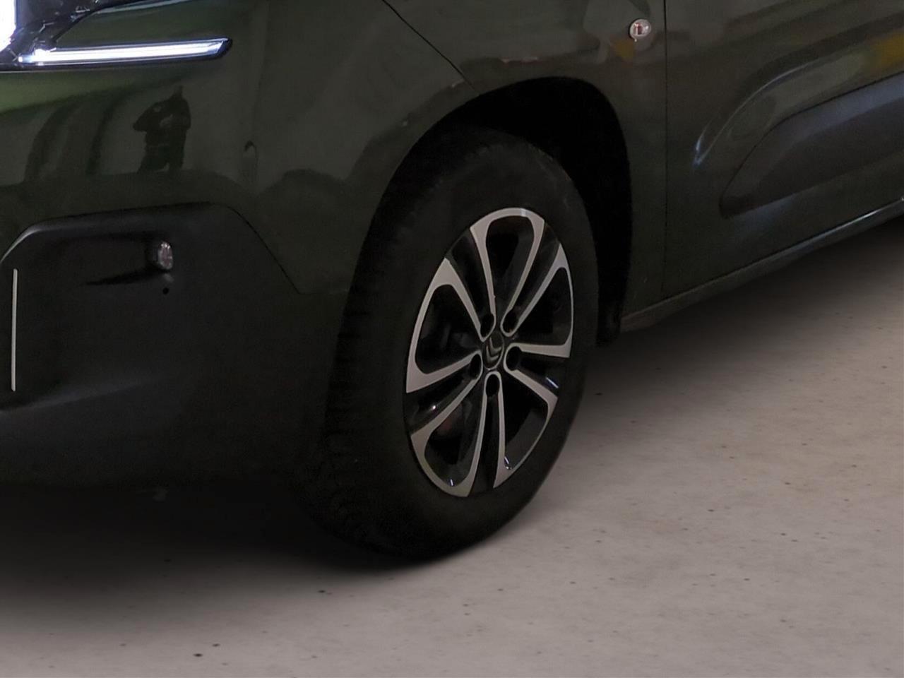 Citroën Berlingo Plus M 110 PS *1.Hand *AHK *Sitzheizung