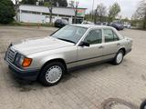 Mercedes-Benz W124 300 D Turbo Klima 90.600 KM - Mercedes-Benz 300 mit Diesel-Antrieb: 300d Turbo