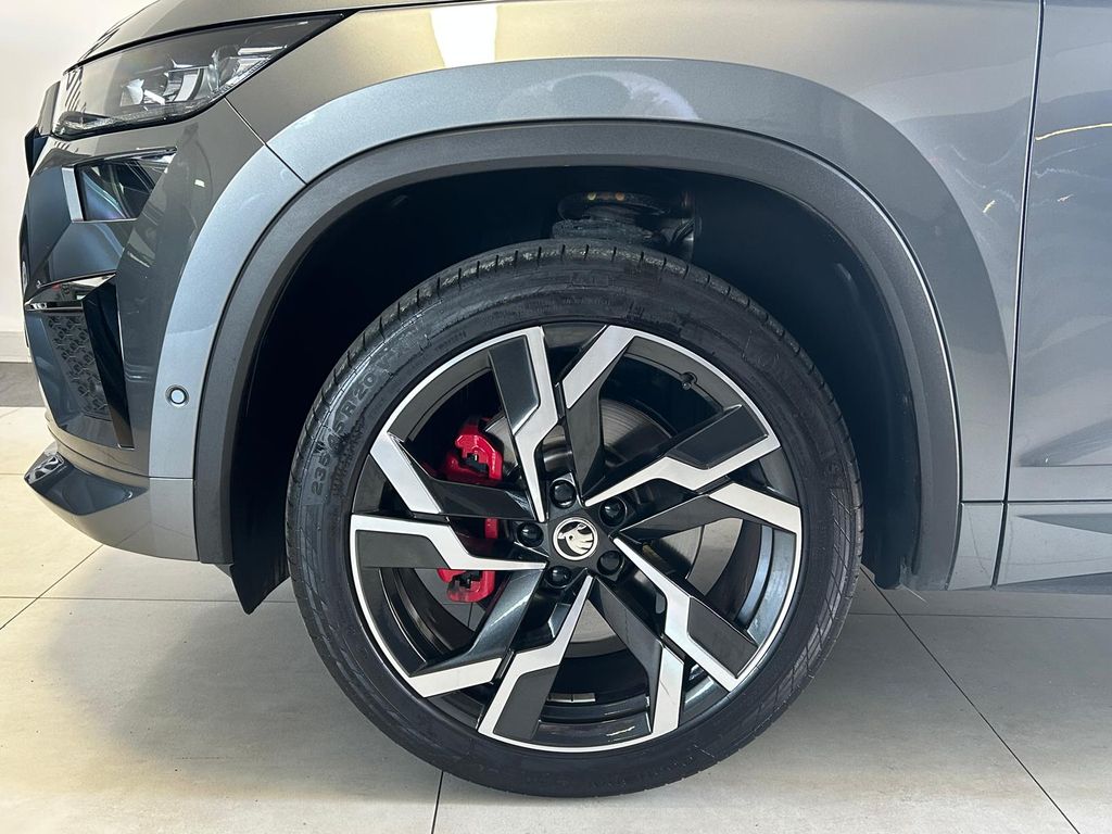 Skoda Kodiaq RS PANO*STH*360°*CANTON*AHK*MATRIX*7xSITZ