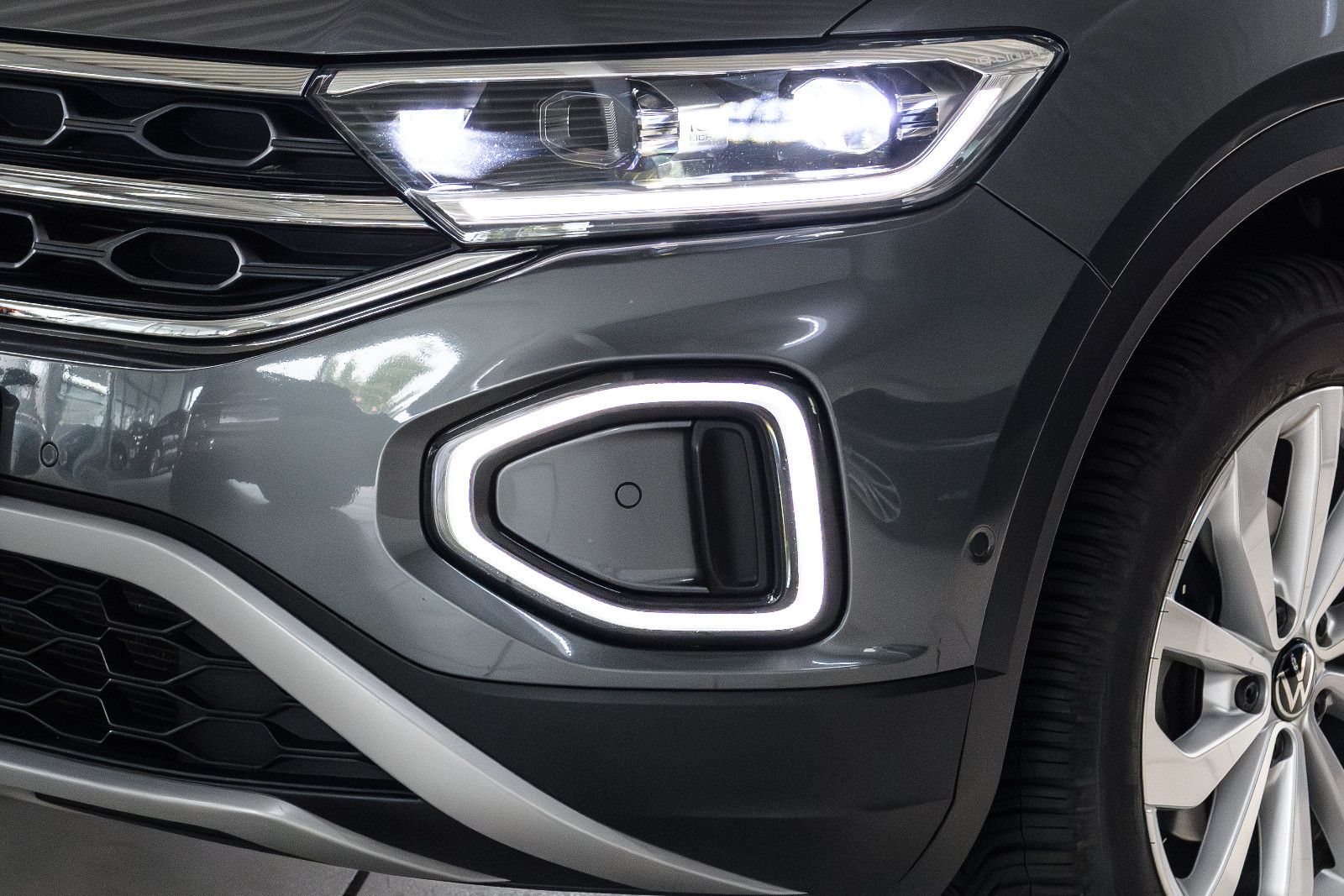 Fahrzeugabbildung Volkswagen T-Roc Style+LED+AHK+ACC+SHZ+GJR+APPCONNECT