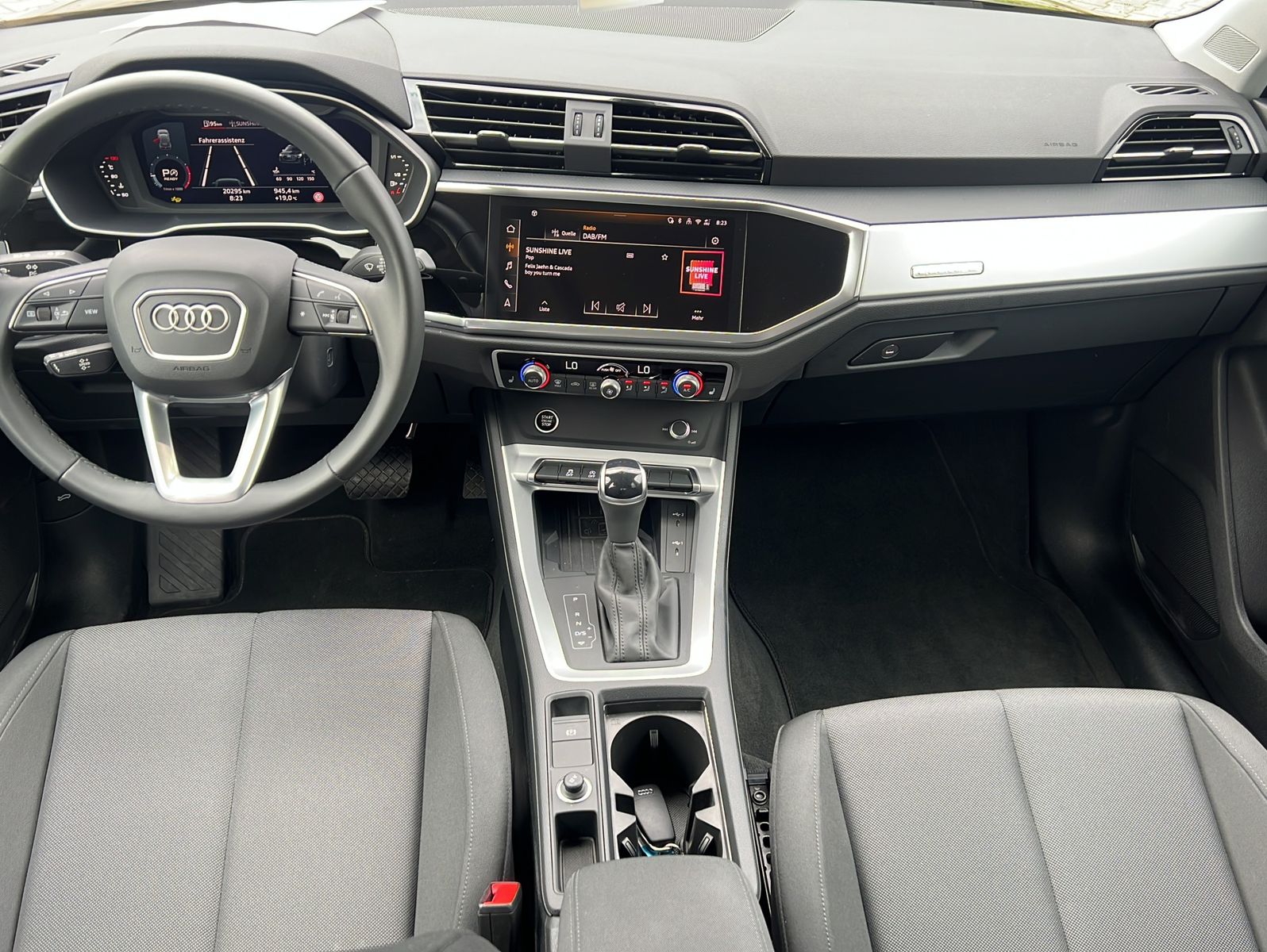 Audi Q3 40 TFSI quattro Pano SideAss foto 3