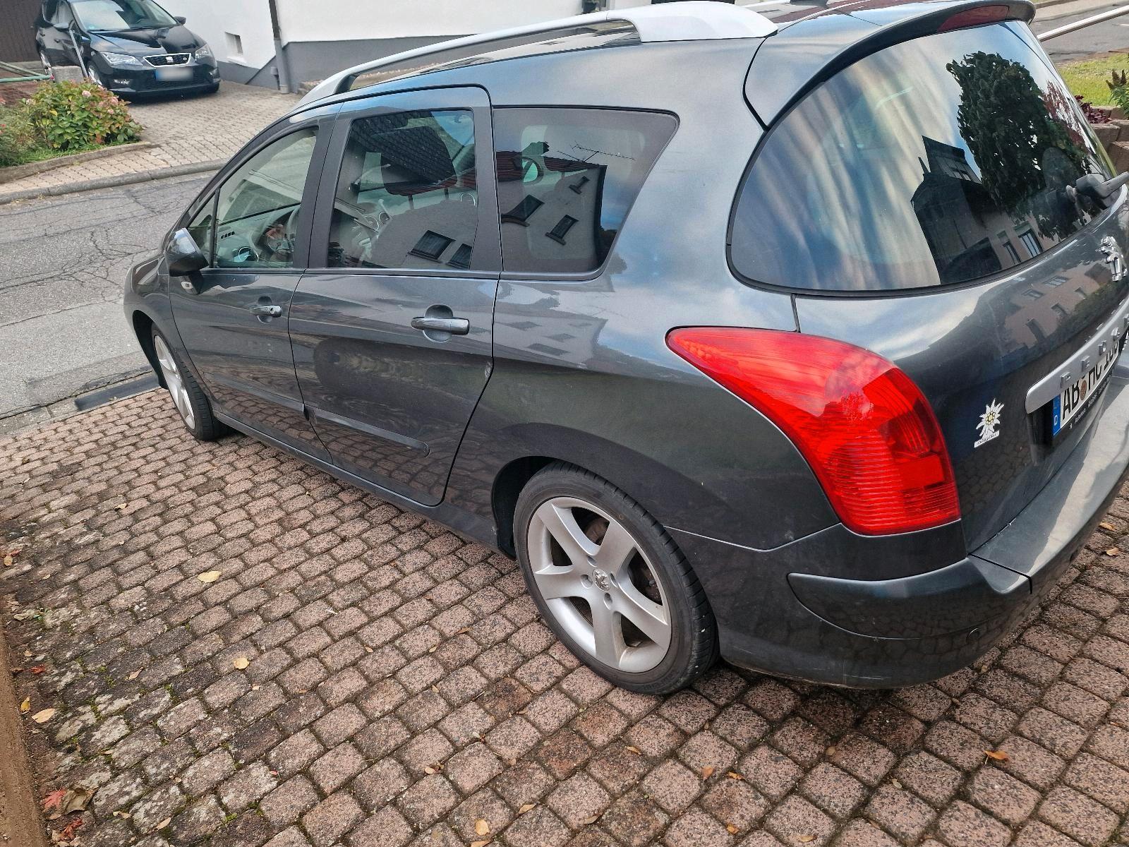 Peugeot 308 2009 — rear view