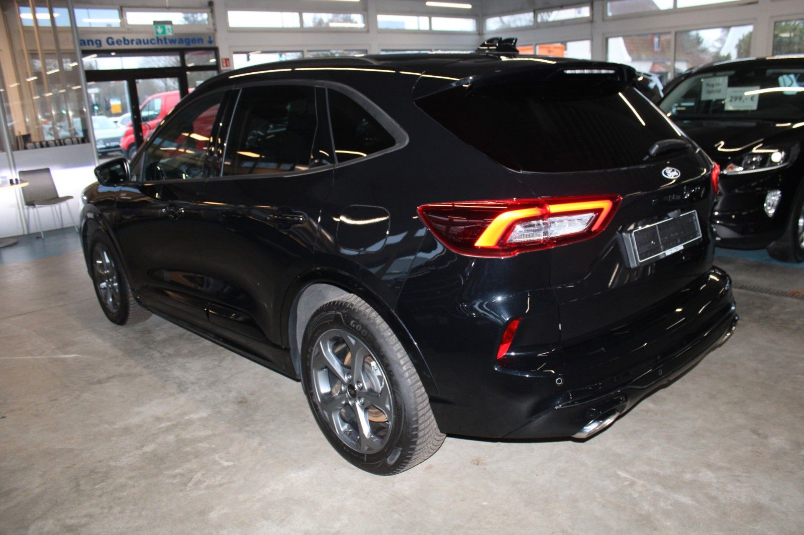 Fahrzeugabbildung Ford Kuga ST-Line LED NAVI HUD CAM WinterPaket uvm.