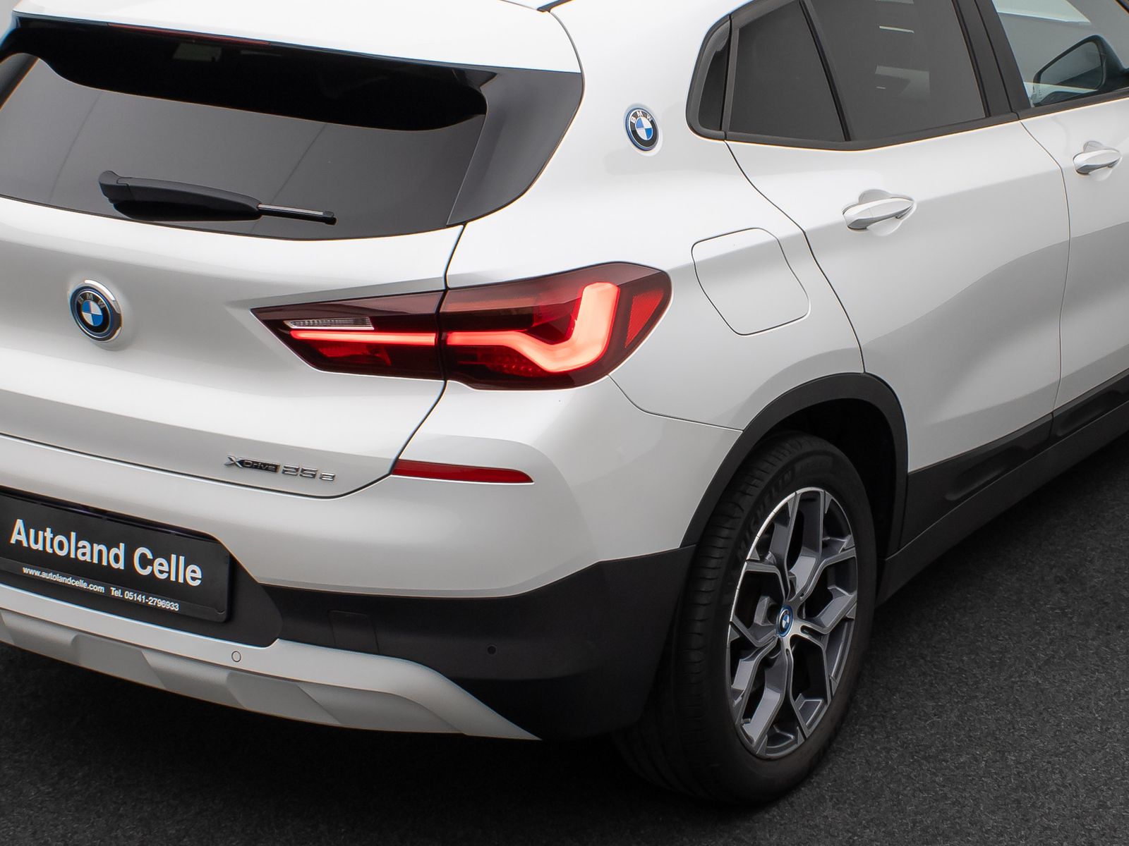 Fahrzeugabbildung BMW X2 xD25e Kamera DAB HiFi Navi Komfort Sport LED