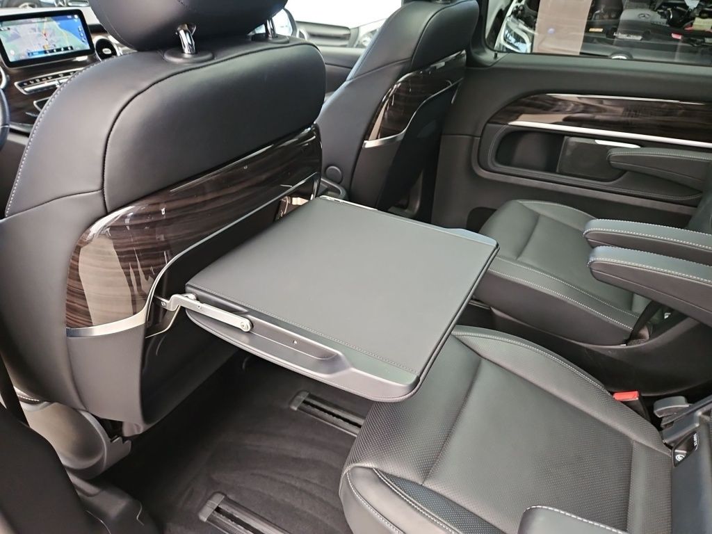 Fahrzeugabbildung Mercedes-Benz V 300 EXCLUSIVE ED lang 4x4 AMG AIRMATIC 6x SHZ