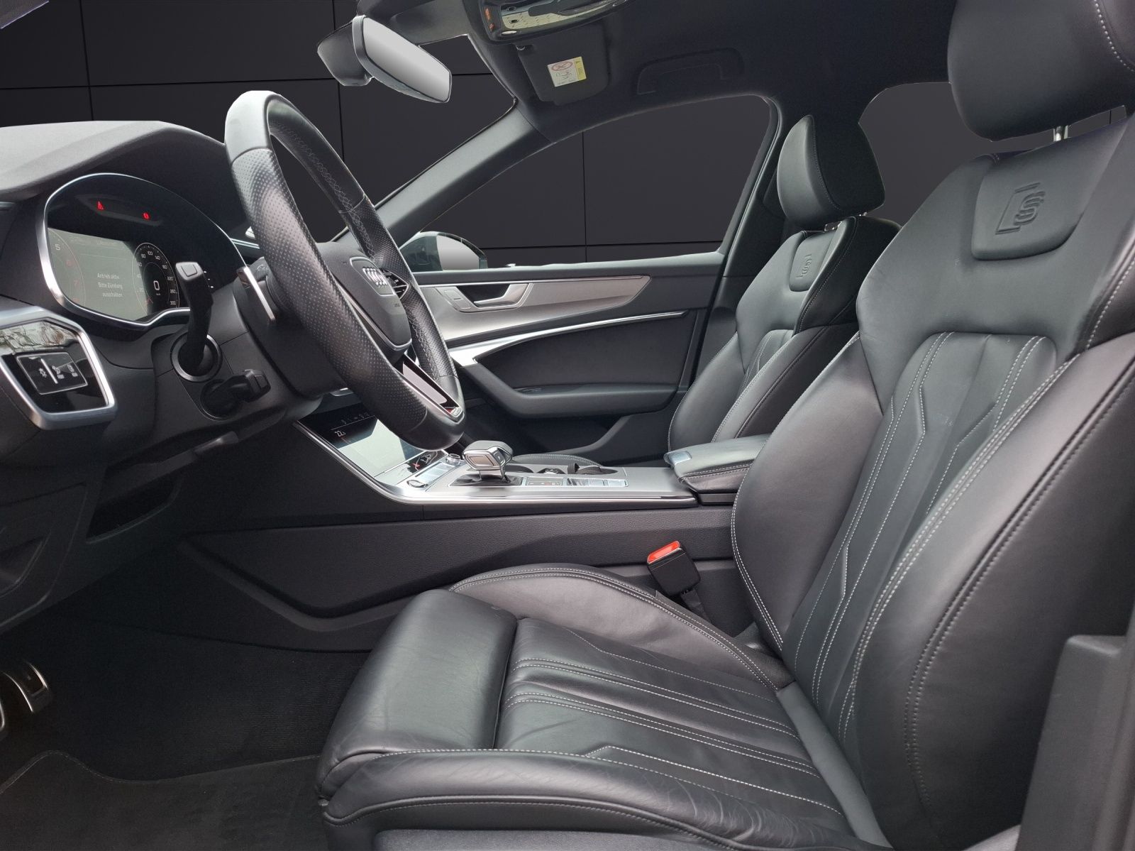 Fahrzeugabbildung Audi A6 Avant 55 TFSI Sport quattro S-tronic S-Line M