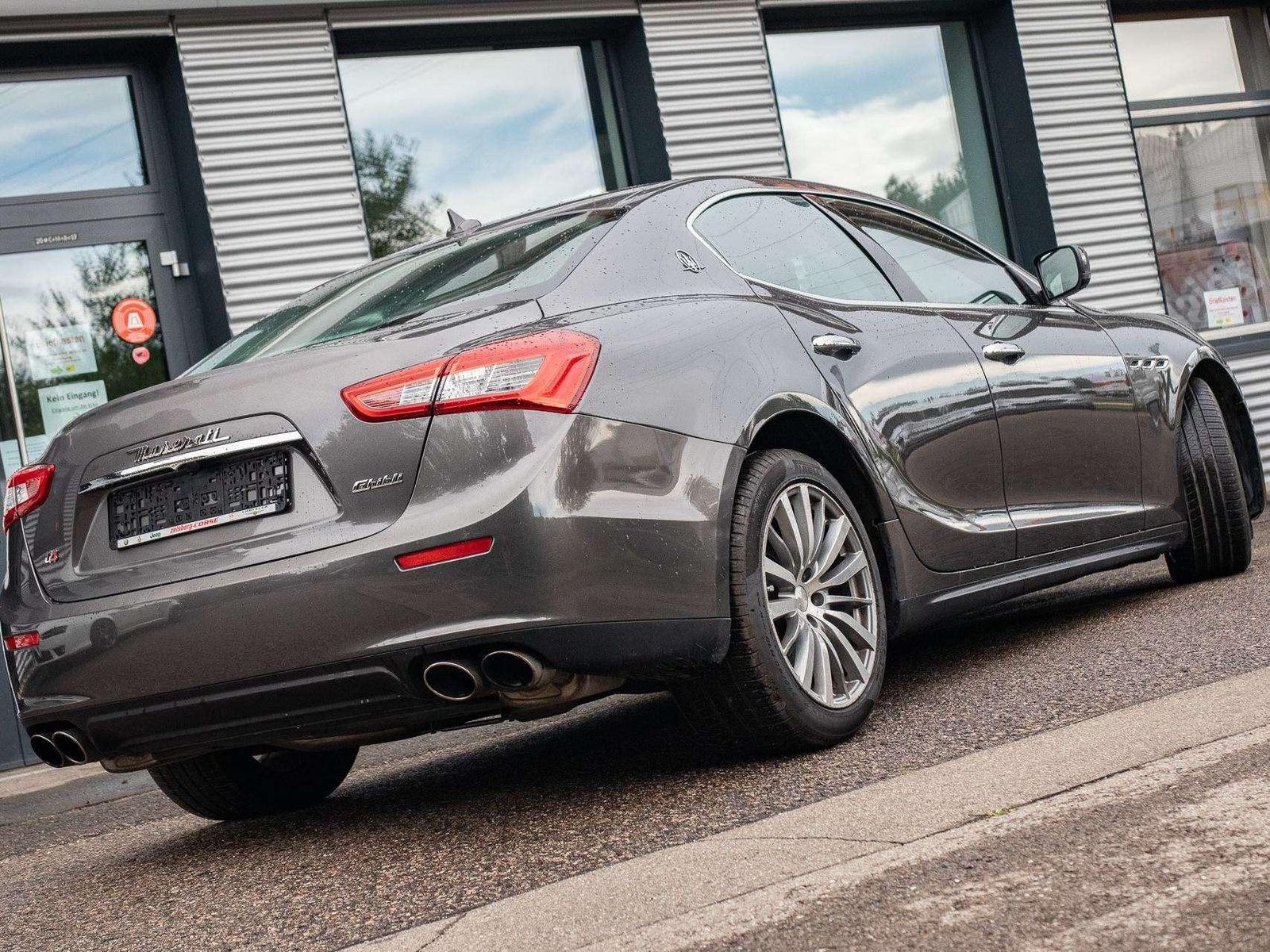 Fahrzeugabbildung Maserati Ghibli 3.0 V6 S Q4 Automatik
