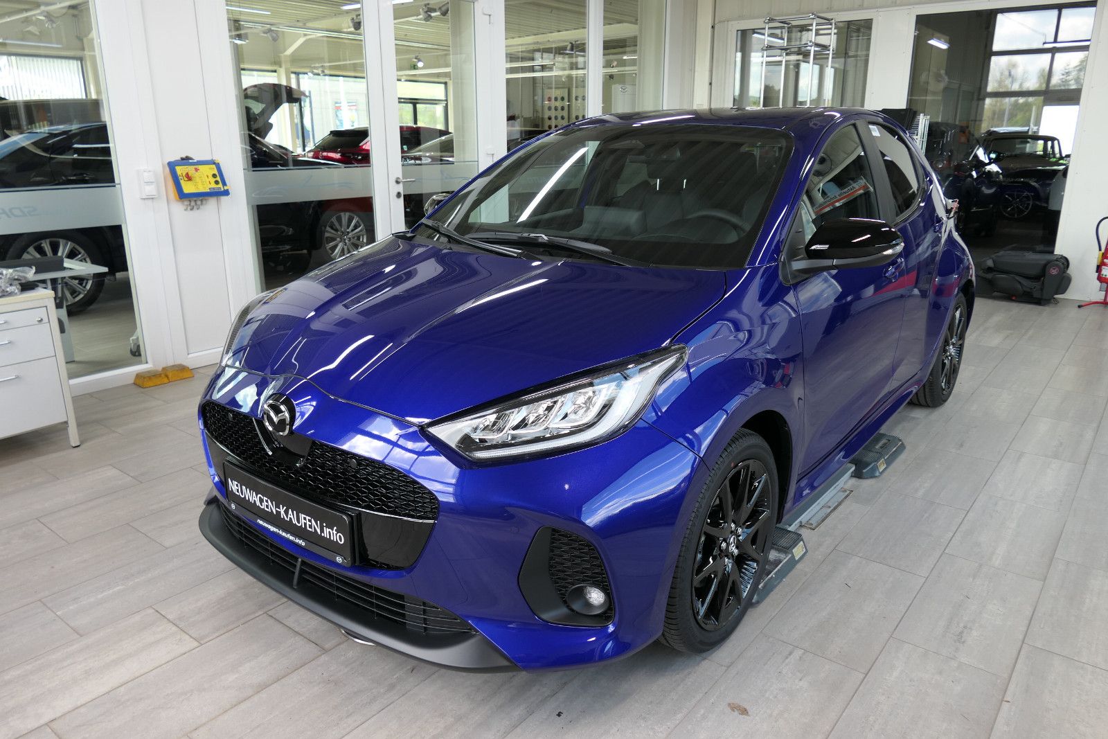 Mazda 2 Hybrid CVT HOMURA PLUS 2026 VOLLAUSSTATTUNG imagem 2