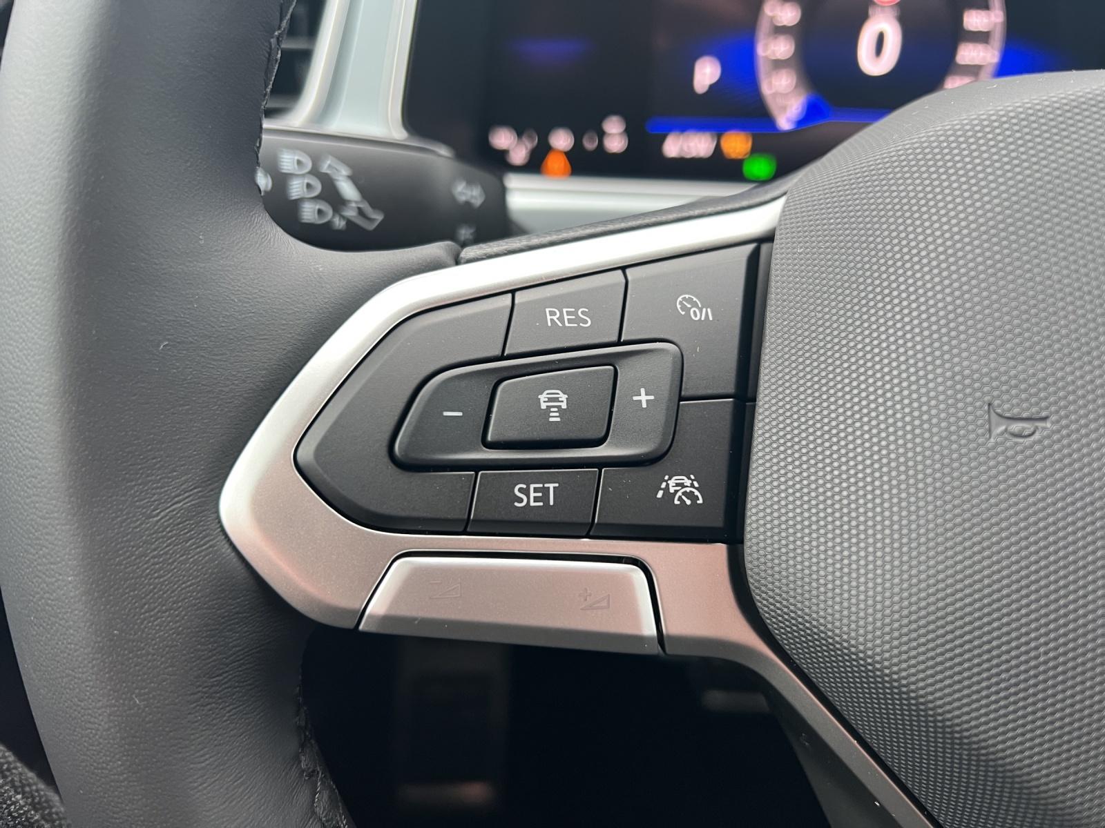 Volkswagen T-Roc Life "Goal" 2.0 l TDI DSG Rear View WR Ke, миниатюра 23