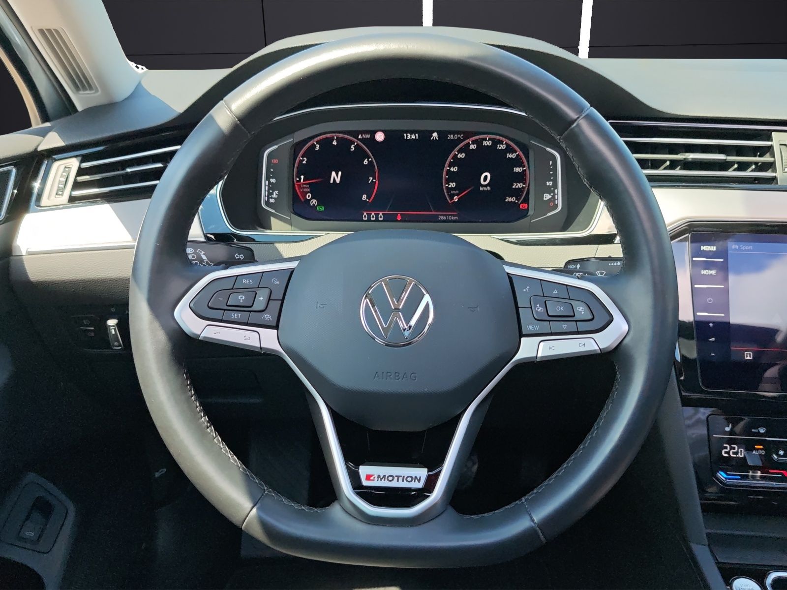 Fahrzeugabbildung Volkswagen Passat Variant TSI Elegance DSG 4M Matrix Navi A