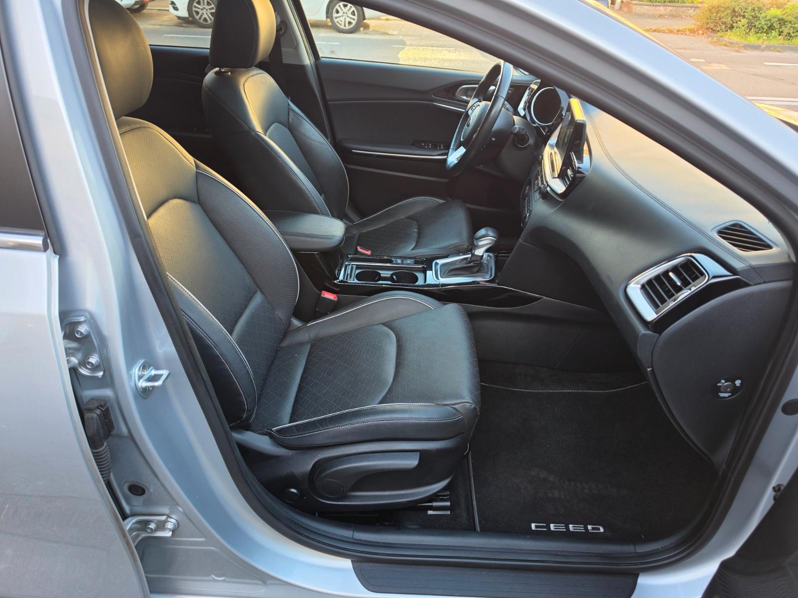 Kia ceed 1.4 AUTOMATIK+NAVI+PANO+2 JAHRE GARANTIE+