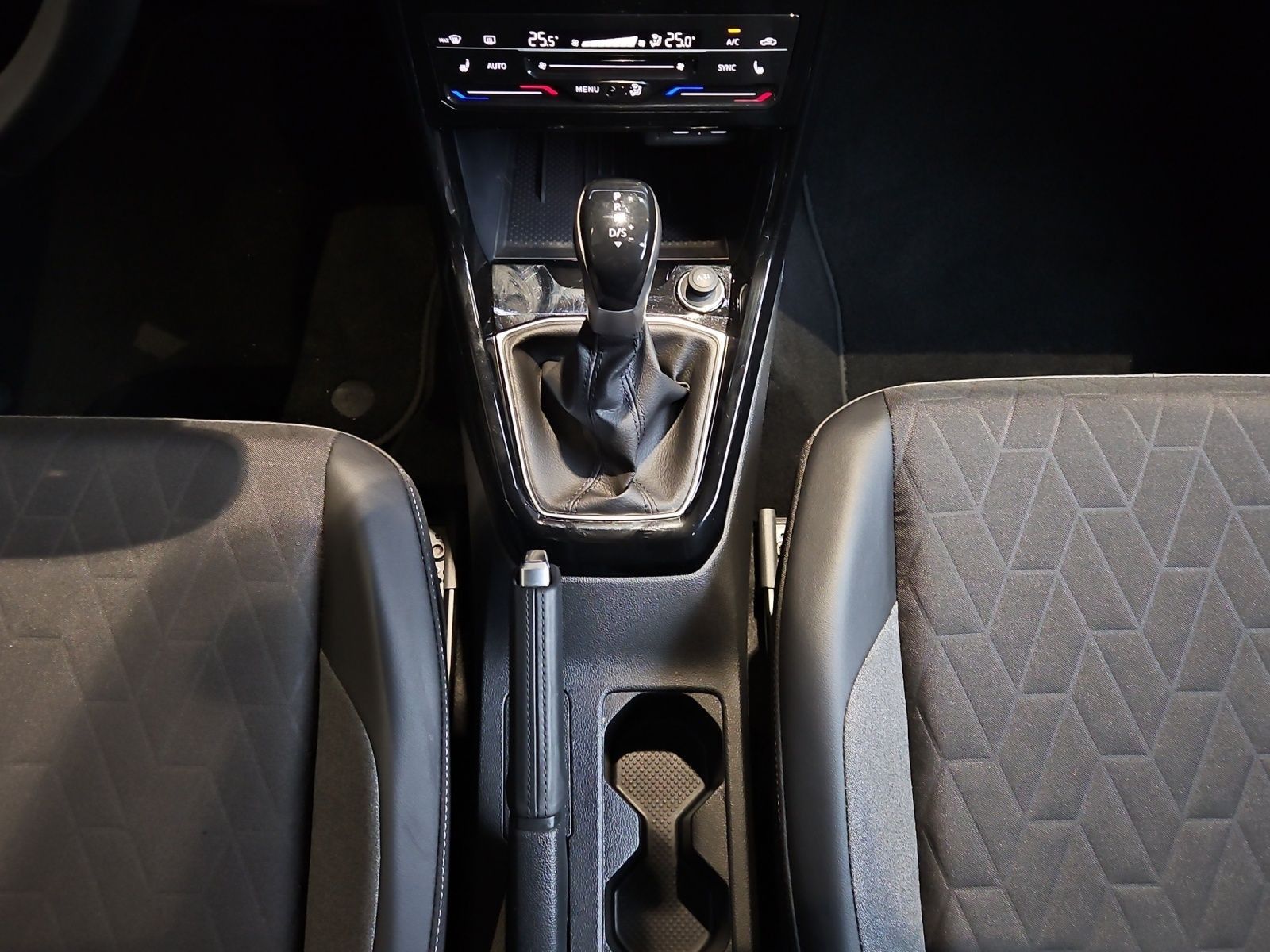 Volkswagen T-Cross - Bild 9