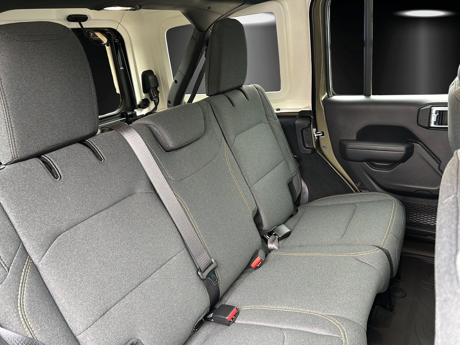 Fahrzeugabbildung Jeep Wrangler 3.6 Willys 4 Door 4x4 V6 SHZ/NAVI/AHK/L