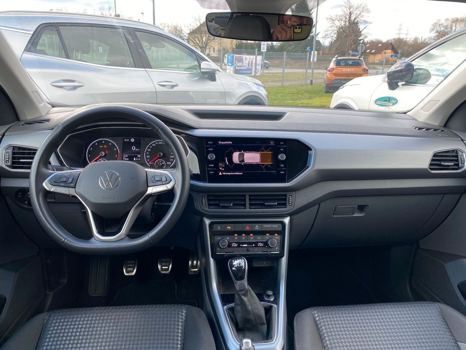 Fahrzeugabbildung Volkswagen T-Cross 1.0 Active KLIMA+2xPDC+NAVI+SHZ+AHK