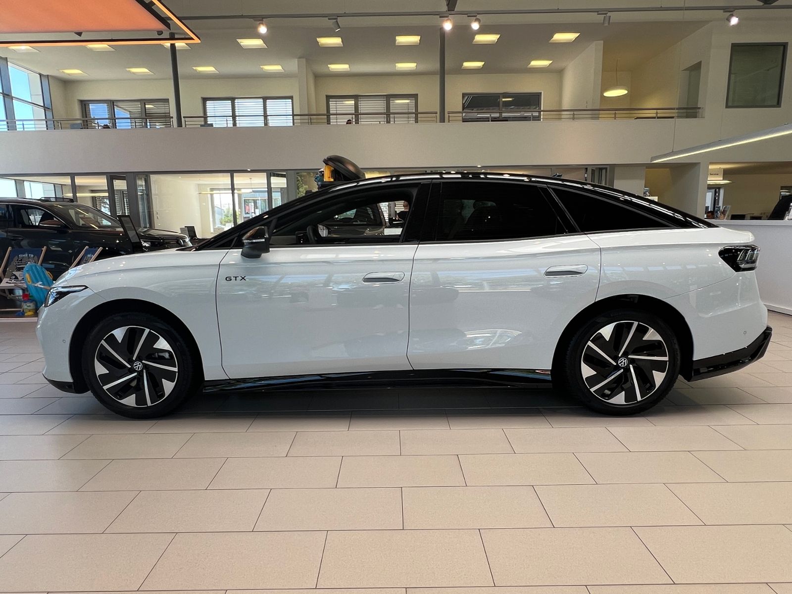 Fahrzeugabbildung Volkswagen ID.7 GTX 4MOTION 86 kWh *AHK,Navi,IQ.Drive*