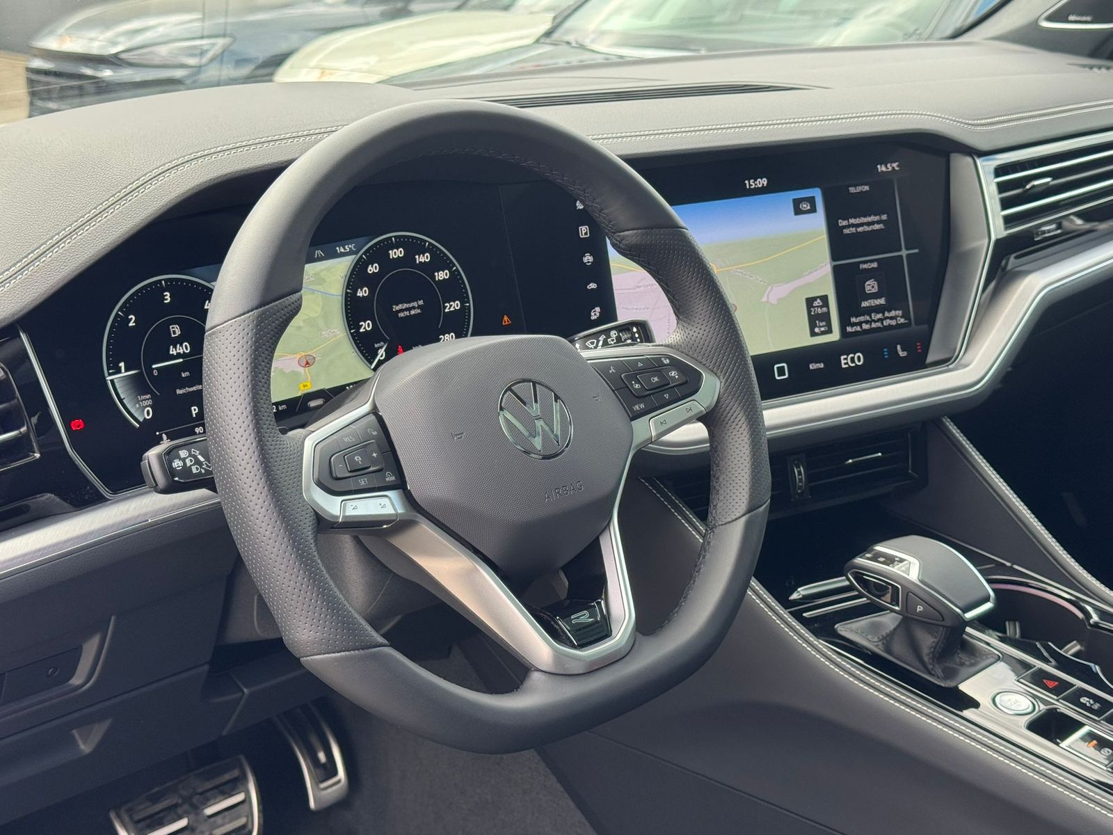 Fahrzeugabbildung Volkswagen Touareg 3.0TDI 4M R-Line VOLL Black 22" UPE 114T