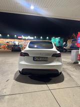 Tesla Model Y Long Range Dual Motor AWD Long Range - Tesla Gebrauchtwagen in München