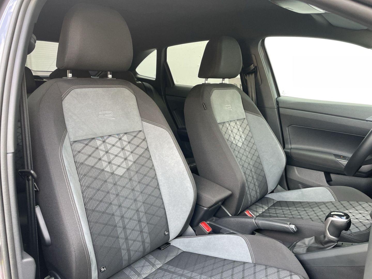 Taigo R-Line 1.0 TSI DSG IQ.LIGHT/Kamera/Navi/AC