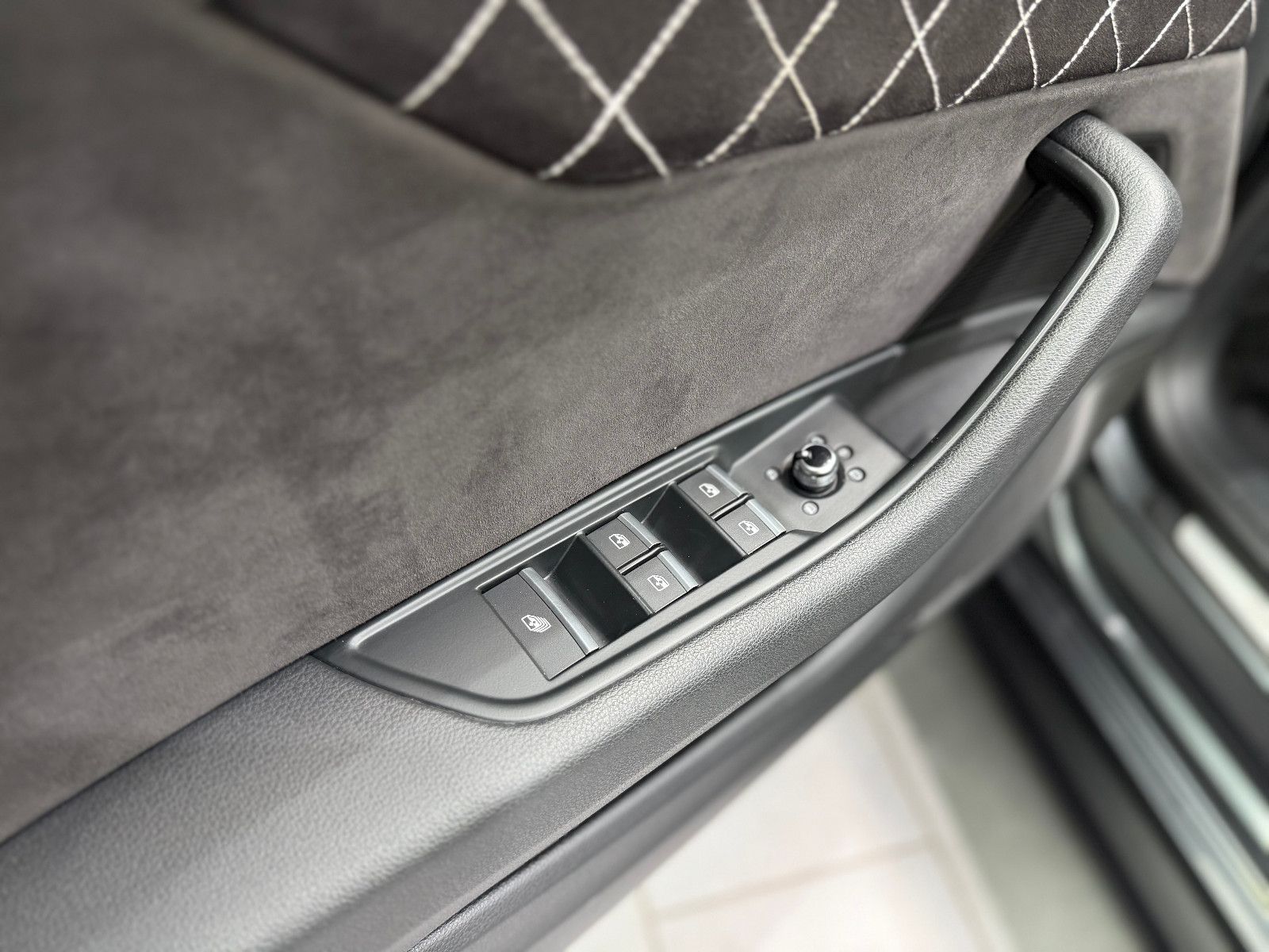 Fahrzeugabbildung Audi A5 Cabriolet S-LineB&O|MASSAGE|RS-SITZE|360°