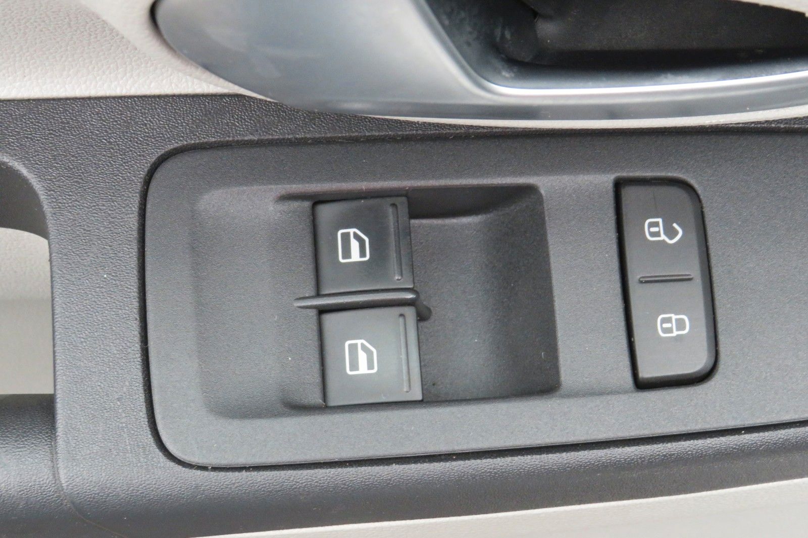 Fahrzeugabbildung SEAT Mii Style 4-TÜREN KLIMA ZV EFH TELVOR 1.HAND