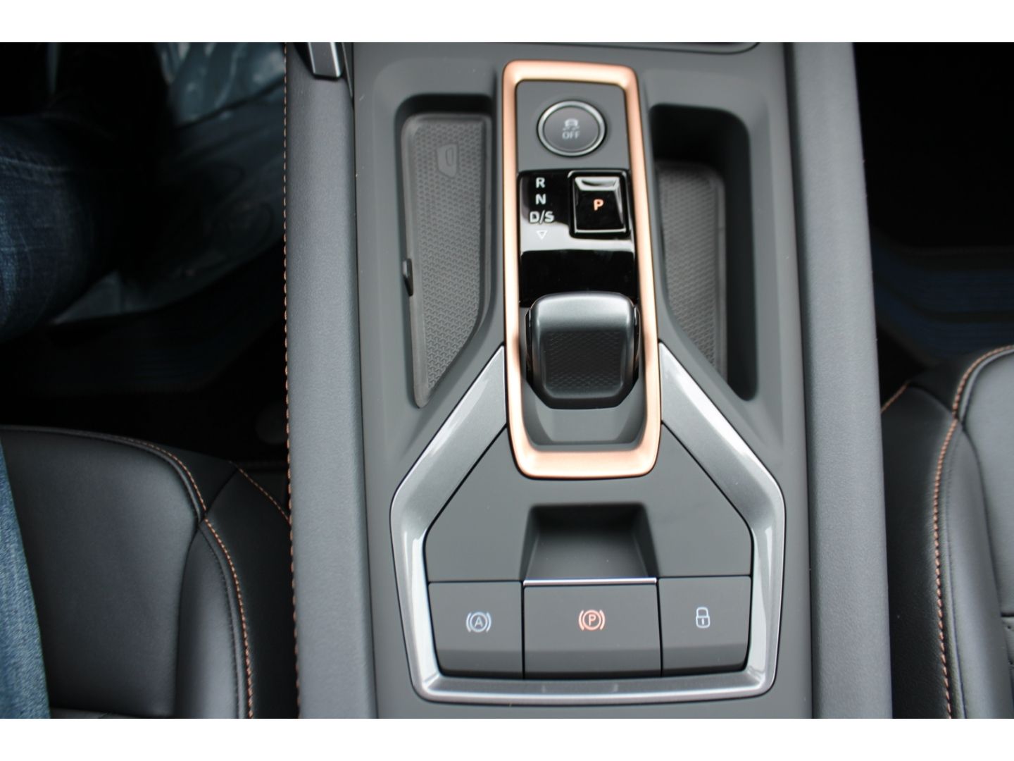 CUPRA Formentor VZ1.5 TSI e-Hybrid 200 kW Pano AHK RFK - Image 24