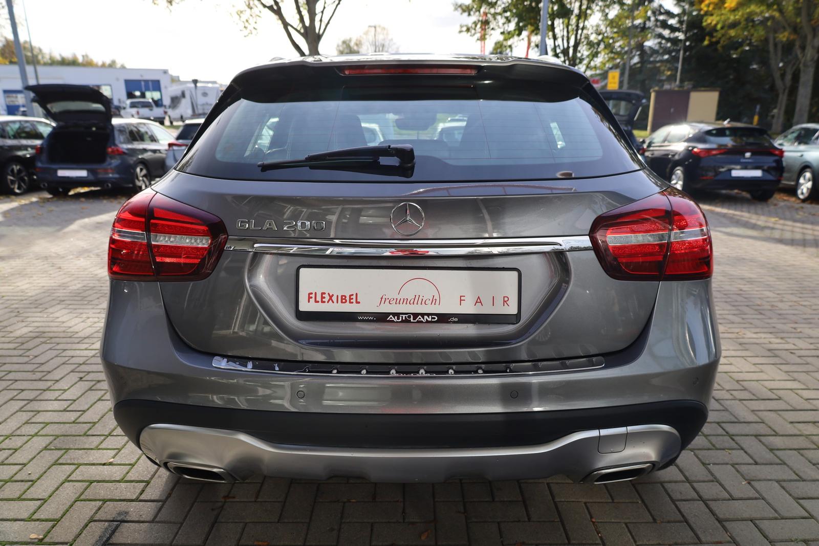 Mercedes-Benz GLA 200 Urban Aut. AHK LED 360° Navi Panorama