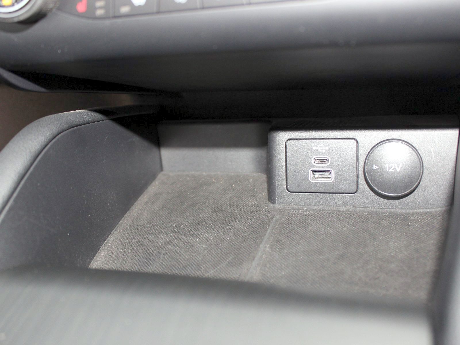 Fahrzeugabbildung Ford Kuga Plug-In Hybrid Titanium 2,5 Duratec